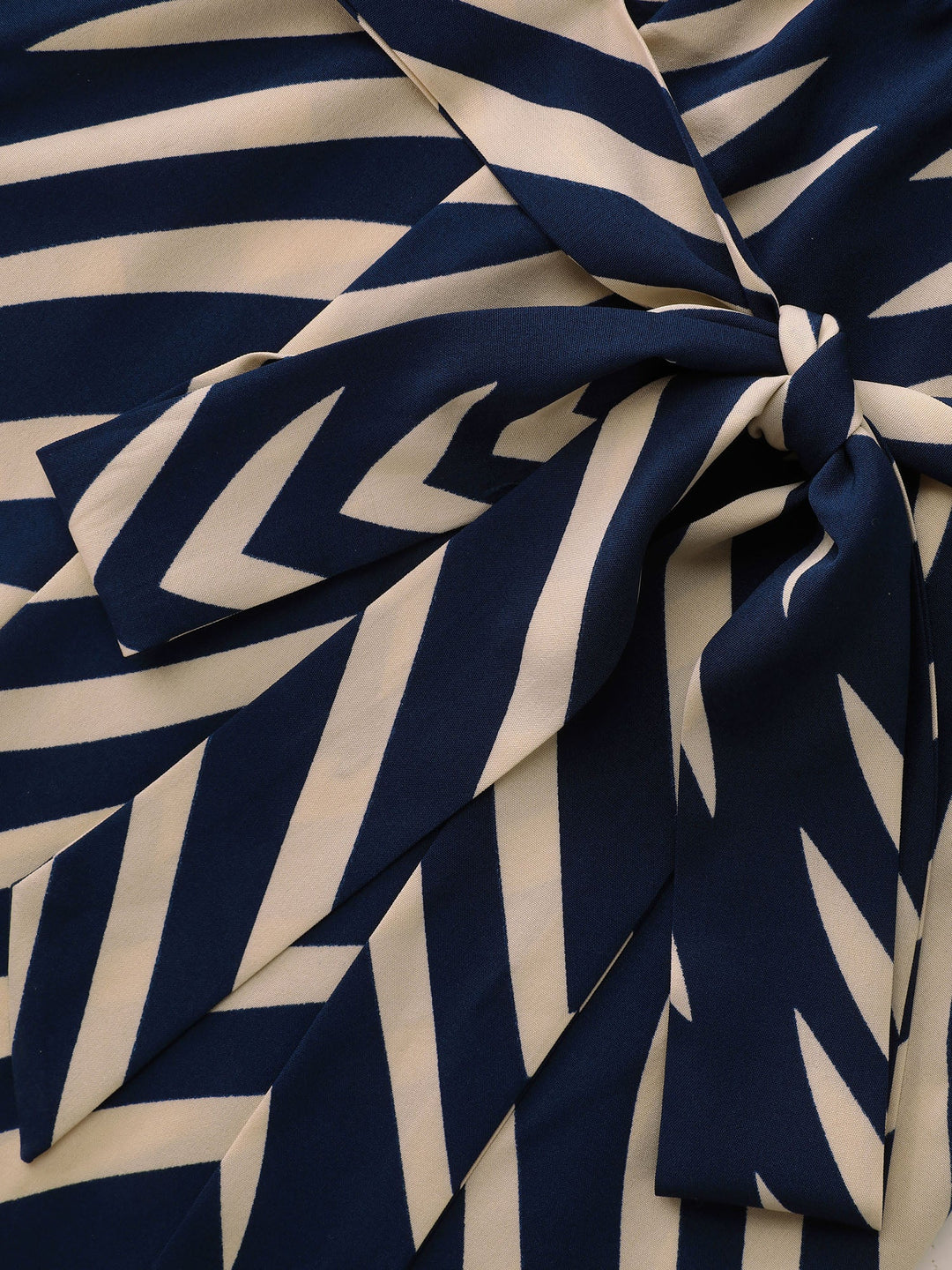 Geometric Print V-Neck Stretchy Jumpsuit