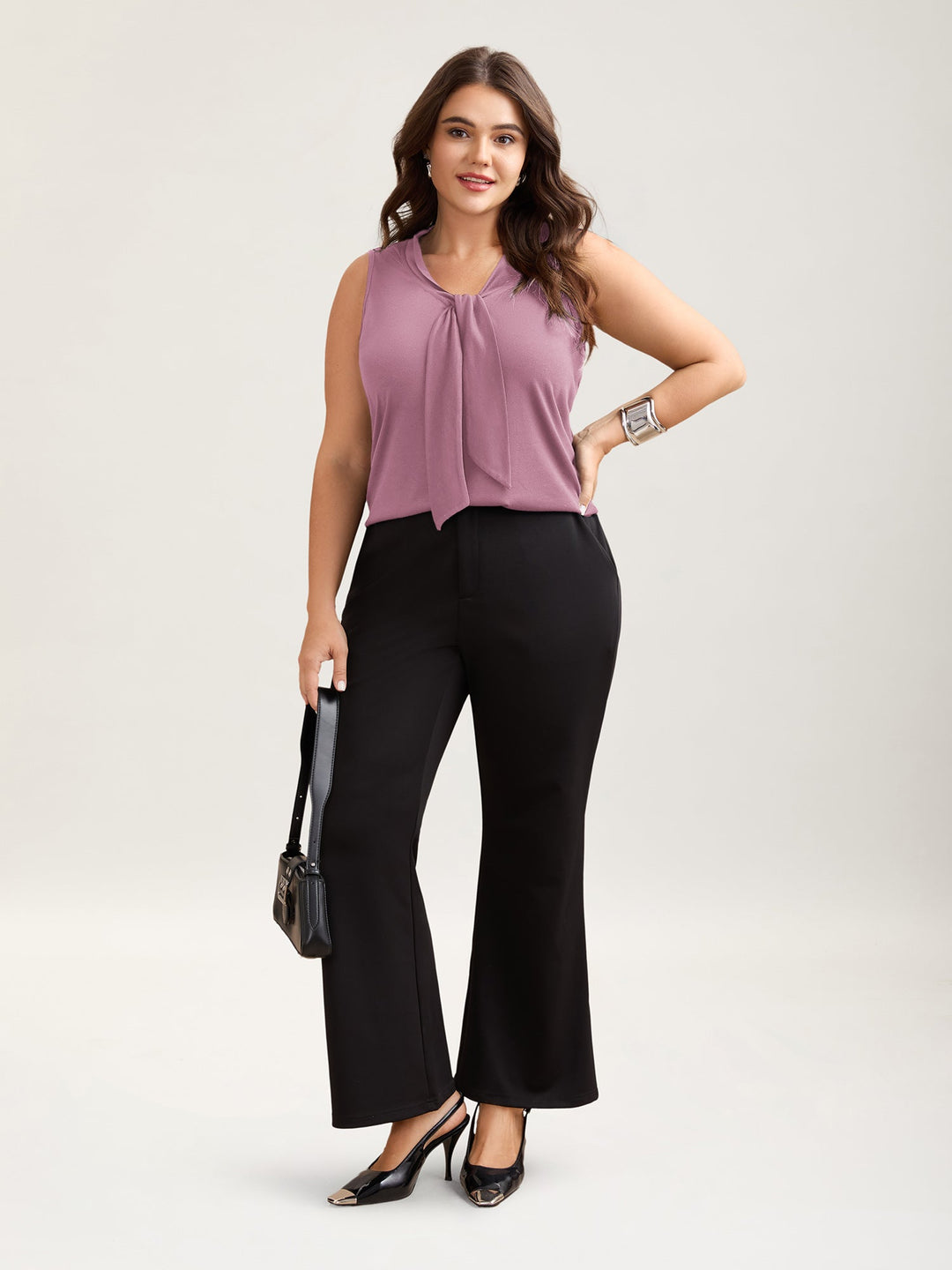 Knotted Neckline Fitted Sleeveless Blouse