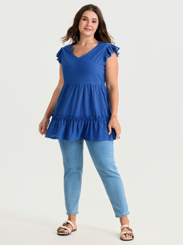 Textured Ruffled Hem V-Neck Knit Top