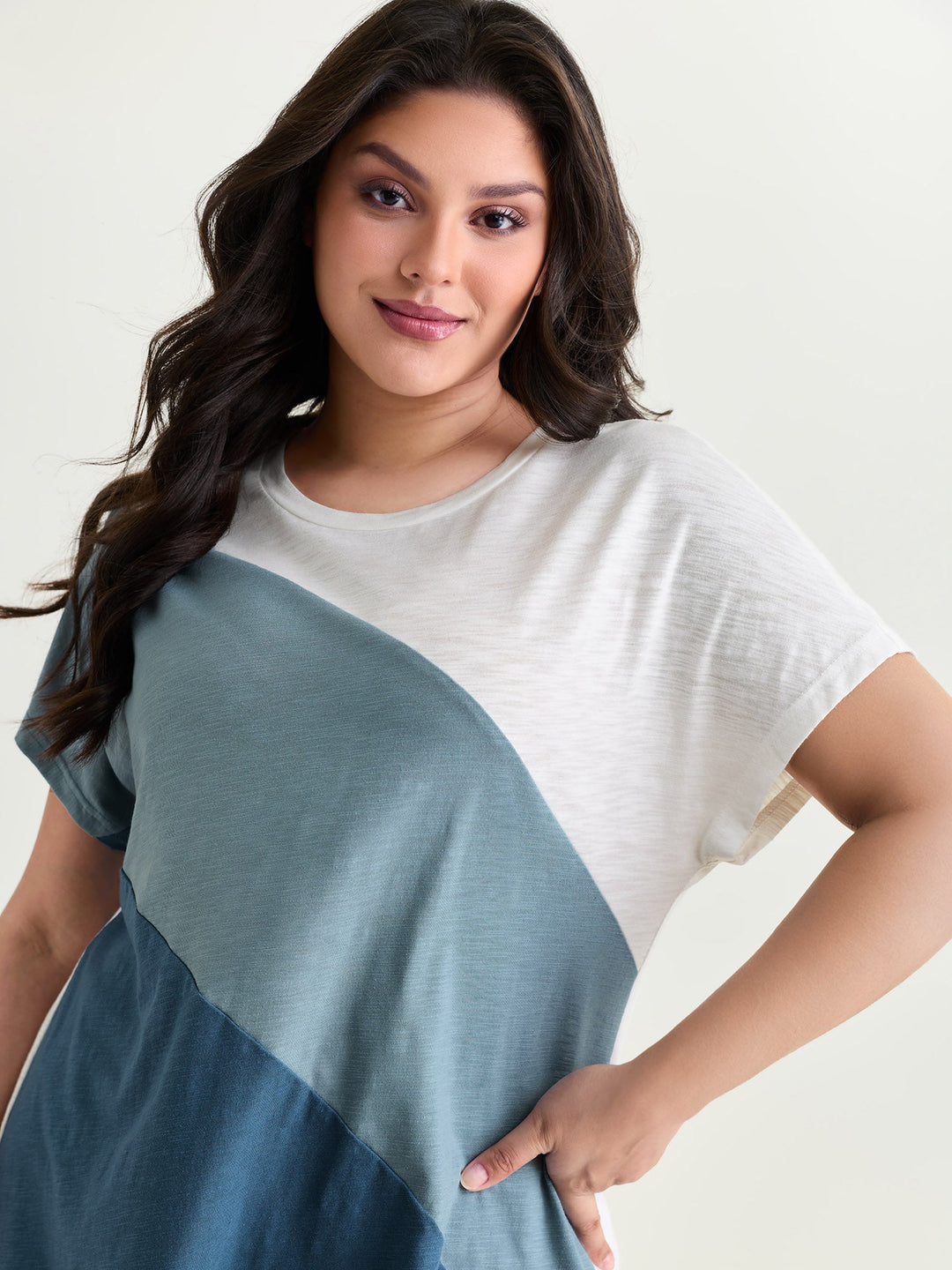 Colorblock Textured Round Neck T-Shirt