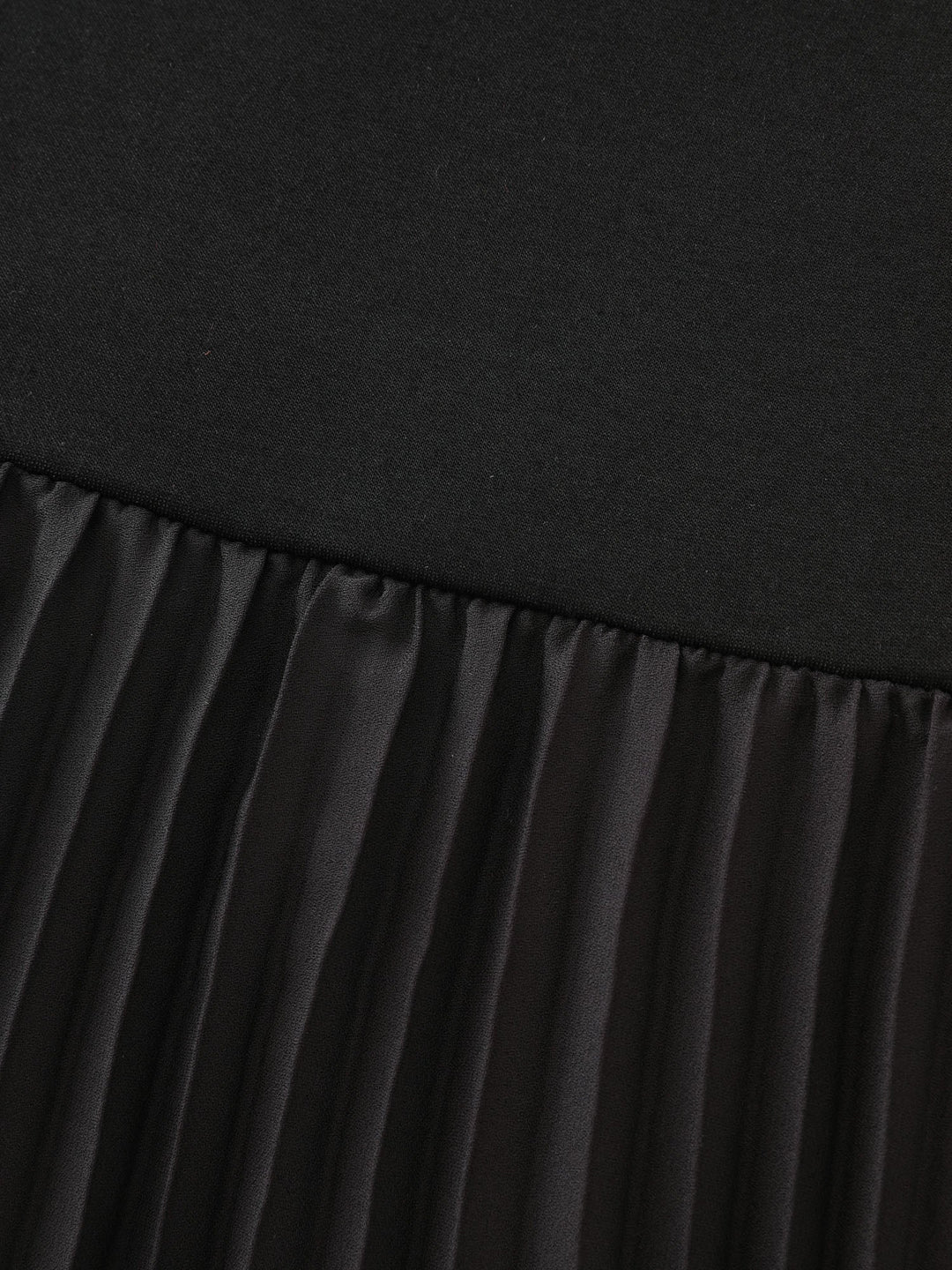 Ombre Gradient Pleated Off-Shoulder Midi Dress