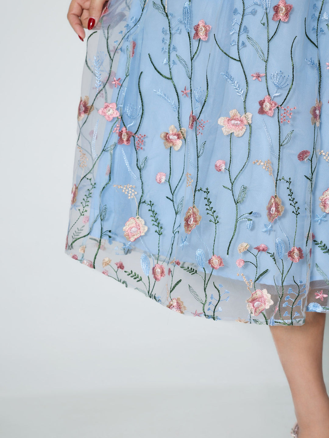Floral Embroidered Lined Sleeveless Midi Dress