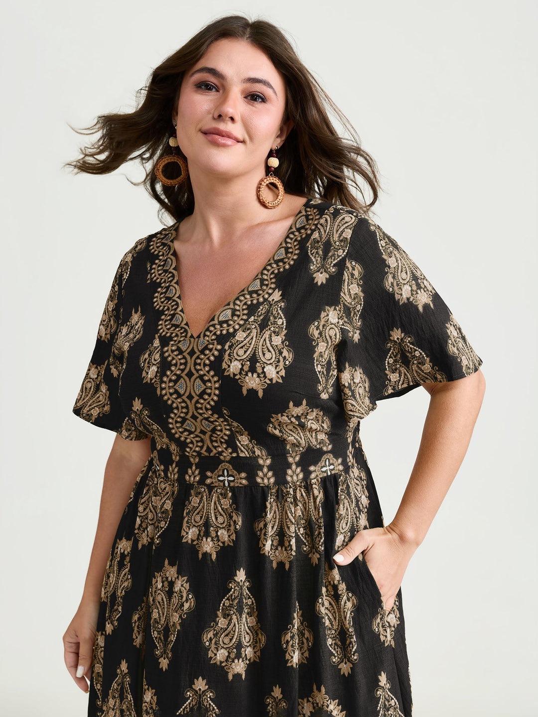 Paisley Print Pockets Shirred Waist Maxi Dress