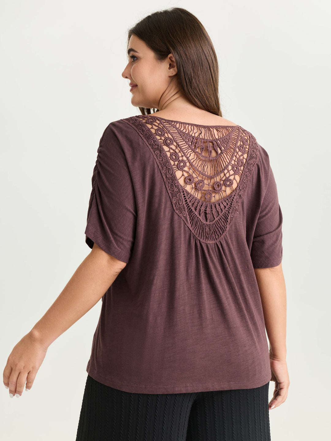 Lace Trim Plain Curvy Hem Knit Top